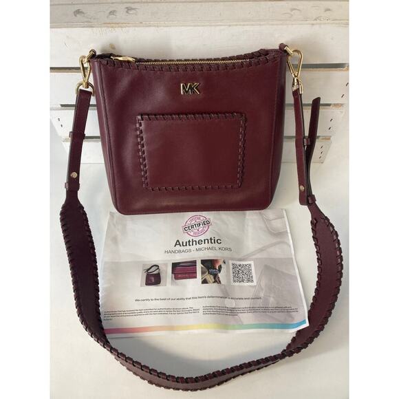 MICHAEL KORS, SMALL WINE SMOOTH LEATHER CROSSBODY BAG - Picture 2 of 15